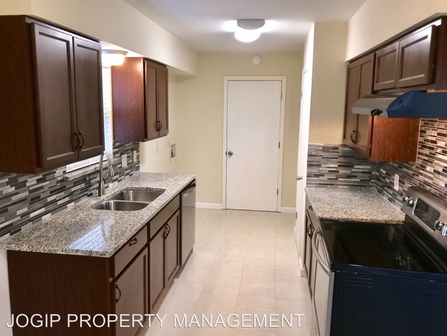 Foto del edificio - 4 br, 2 bath House - 2905 W. ROCHELLE RD.