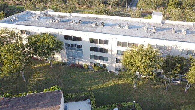 Foto del edificio - 3154 Via Poinciana