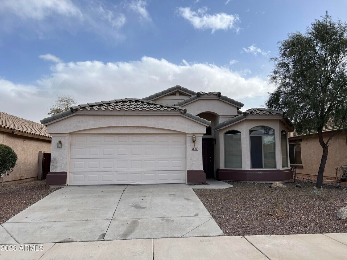 5609 W Pueblo Ave, Phoenix, AZ 85043 House for Rent in Phoenix, AZ