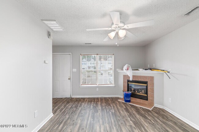 Building Photo - 103 Woodlake Ct