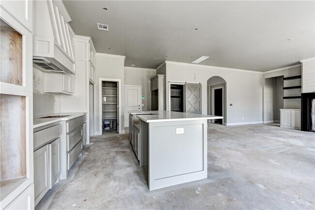 Building Photo - Newer Home + Edmond Schools + 4 bedrooms +...