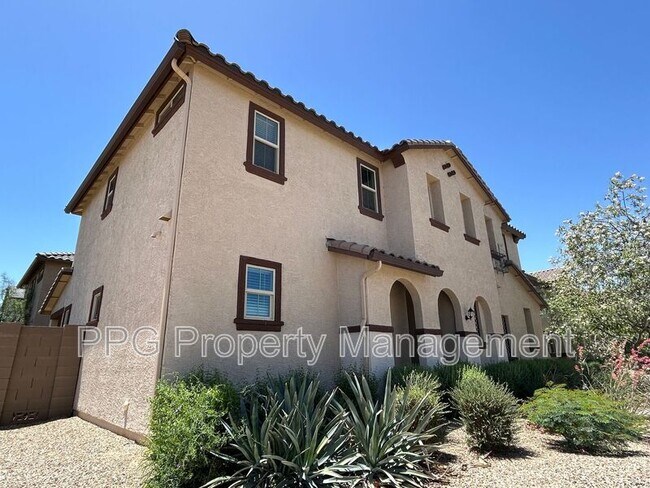 Building Photo - 16541 W Sierra St