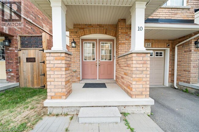 Building Photo - 10 Kenridge Terr