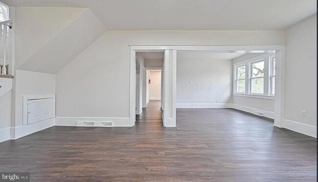 Foto del edificio - 2531 E Chestnut Ave