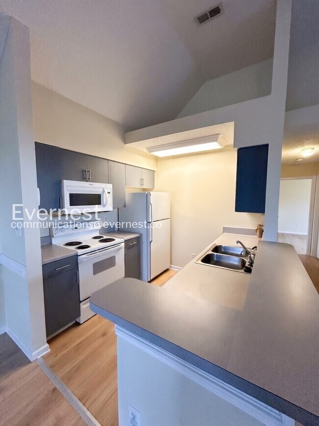 Foto del edificio - 710 Queens Path