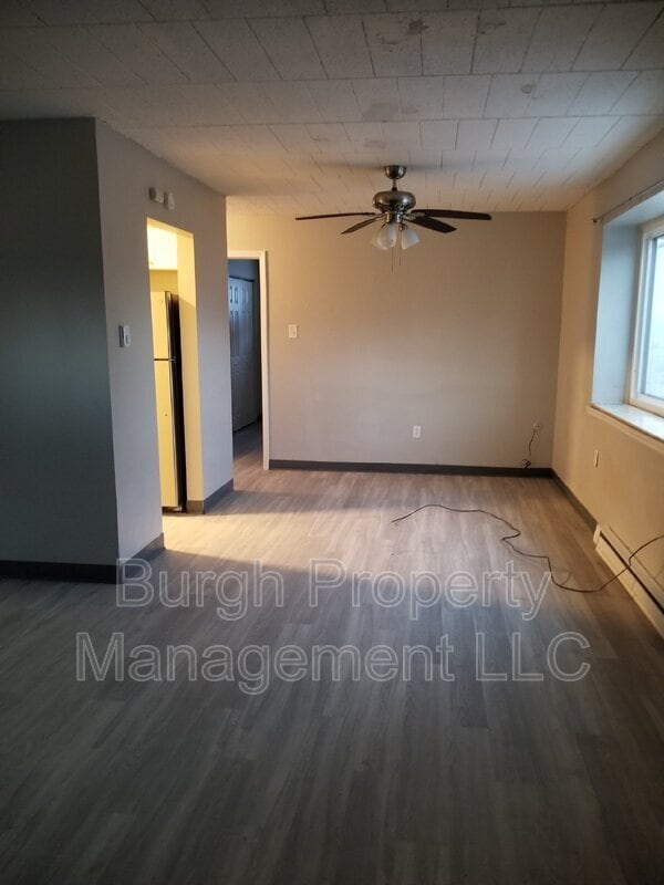 Building Photo - 634 Southcrest Dr
