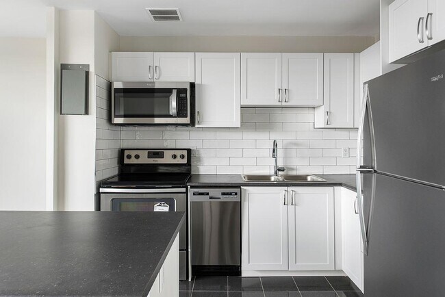 Photo du bâtiment - 1450 Sheppard Ave W