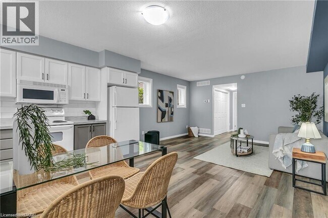 Building Photo - 50 Howe Dr