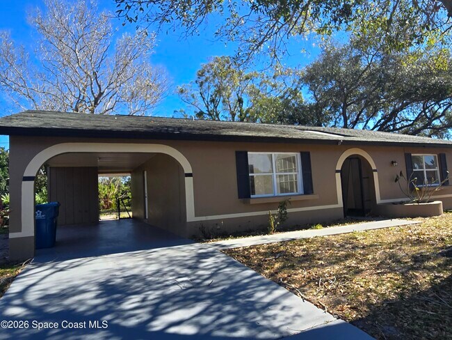 Foto del edificio - 771 Onyx Dr NE