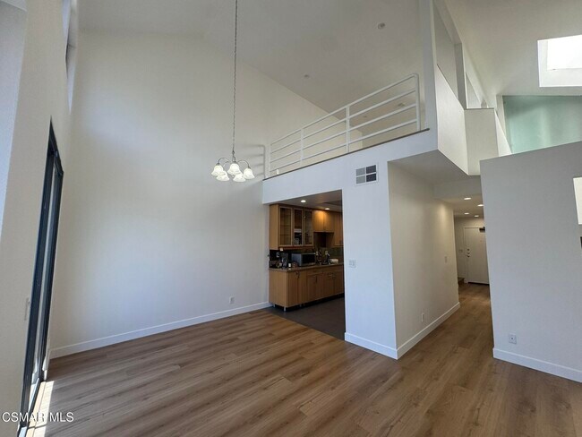 Foto del edificio - 13331 Moorpark St