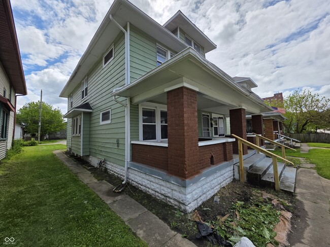 Building Photo - 557 N Dearborn St