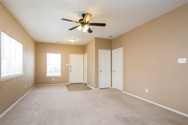 Building Photo - 13030 Sandhill Park Ln