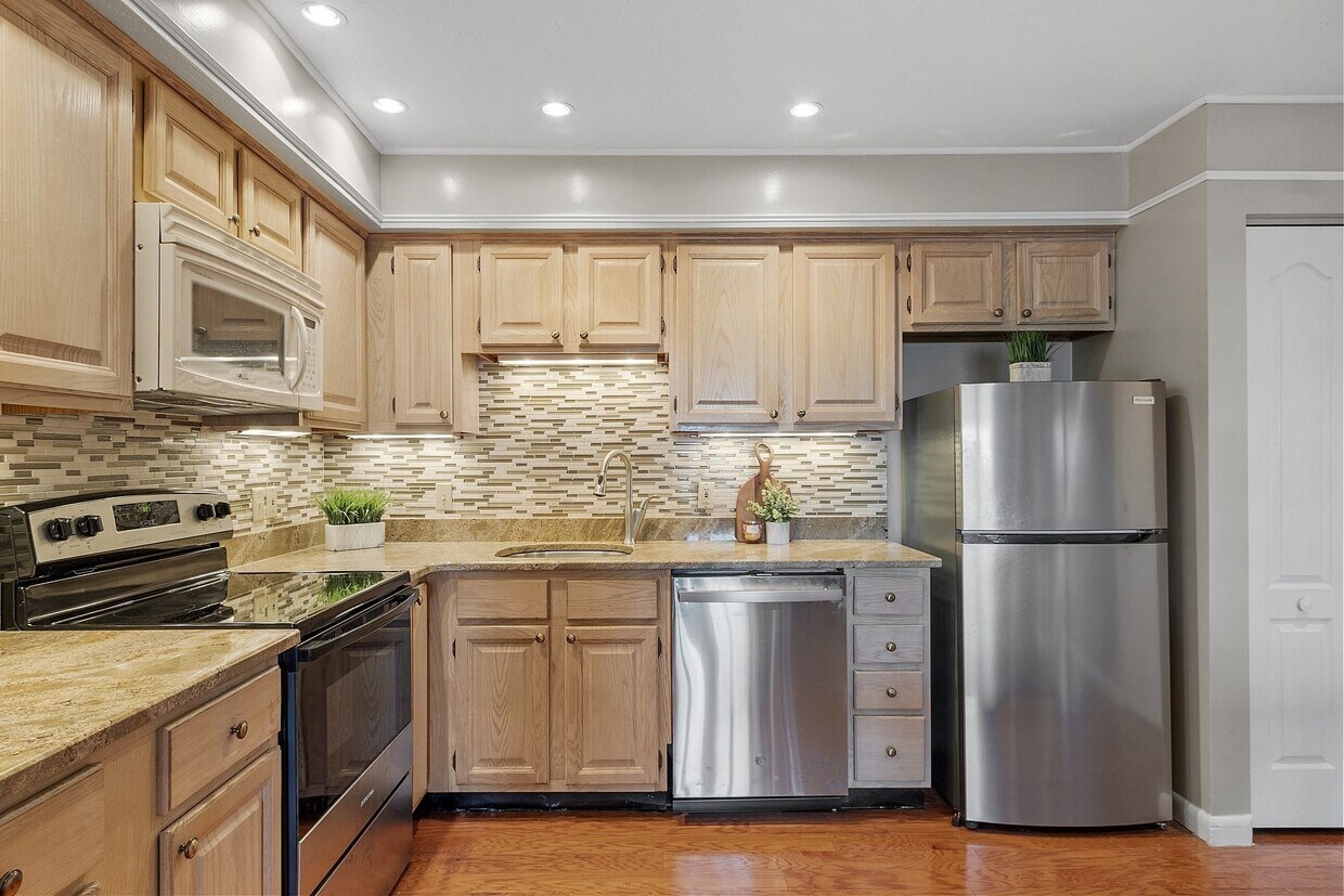 Foto principal - 200 Falls Blvd