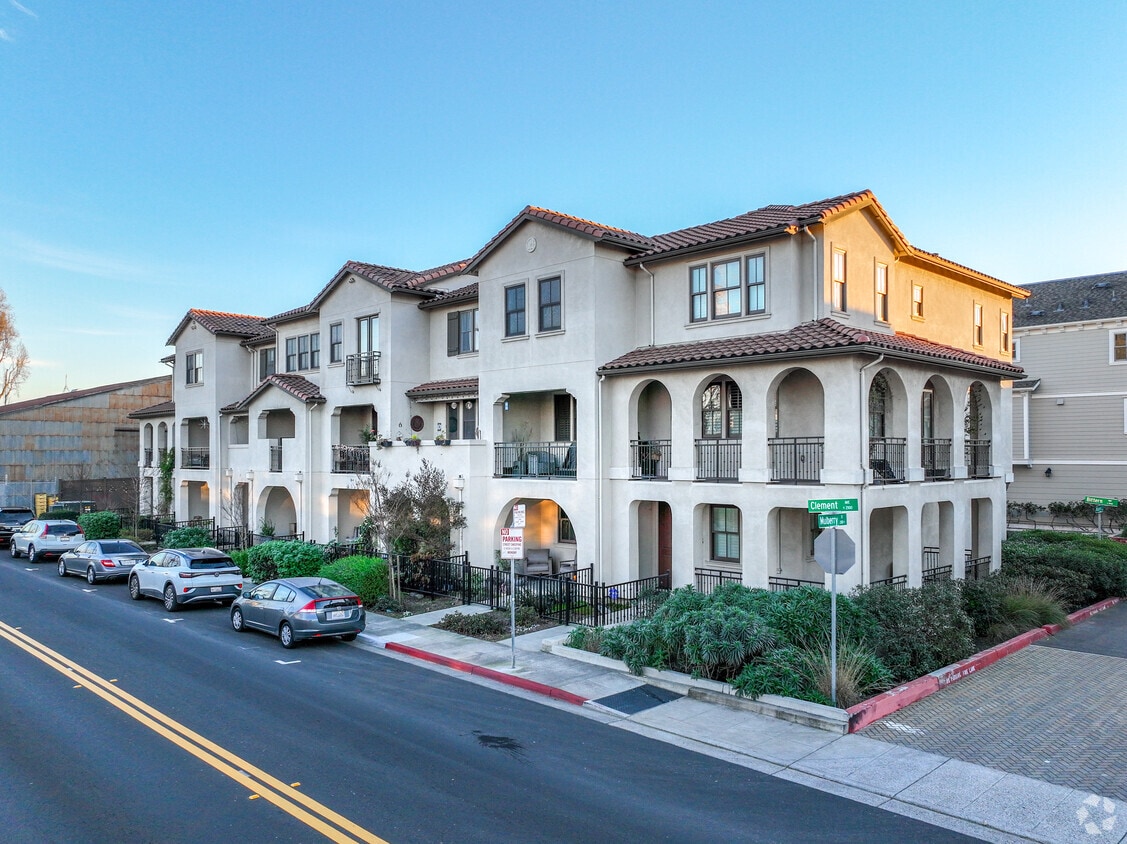 Building SW View - Mulberry