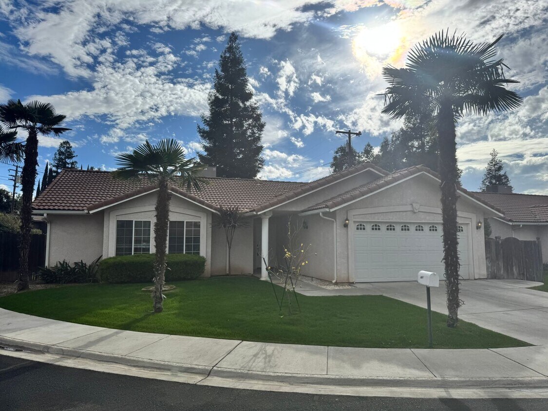 Foto principal - 4924 N Thorne Ave