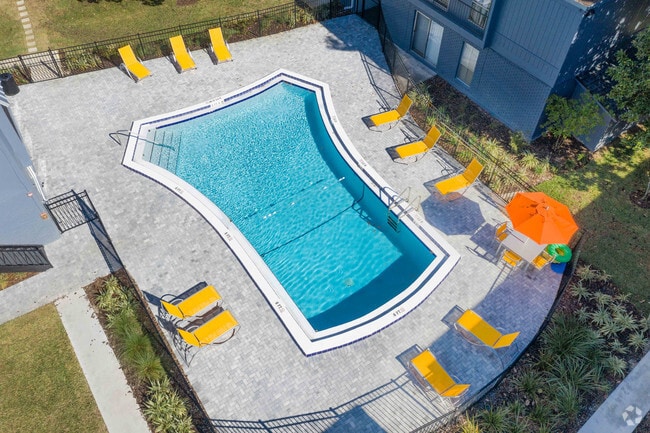 Other - The Commons Apartments 1 and 2 bedrooms near Shands Hospital