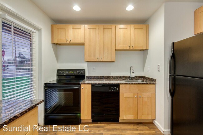 Building Photo - 2 br, 2 bath Apartment - 3015 N. 22nd St. ...