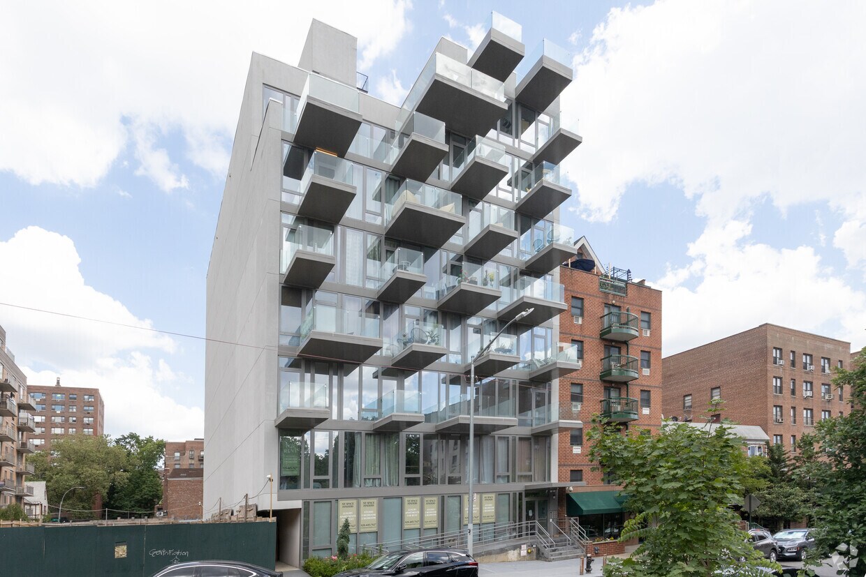 Primary Photo - 83-67 116 St