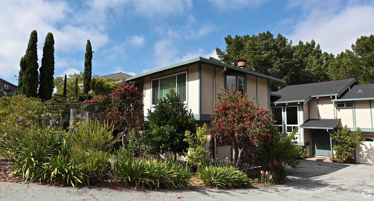 Building Photo - 3311 Glendora Dr