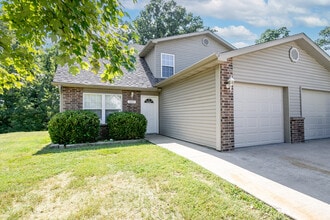 Building Photo - 307 Burnside Dr