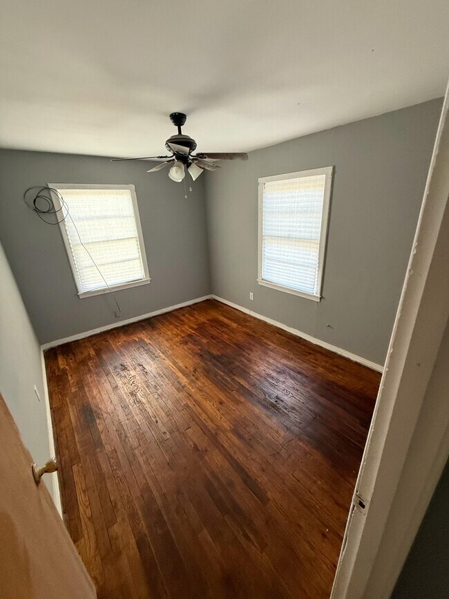 Foto del edificio - 1410 E Bonita Ave