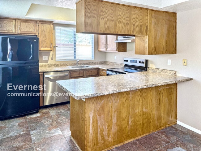Building Photo - 2457 N Ironwood Ridge Dr