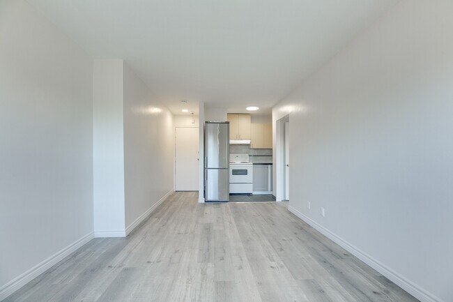 Photo du bâtiment - Beautiful 1 bedroom unit available for rent