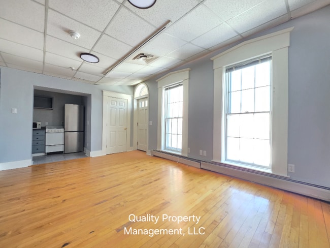 Building Photo - 128 Hammond St