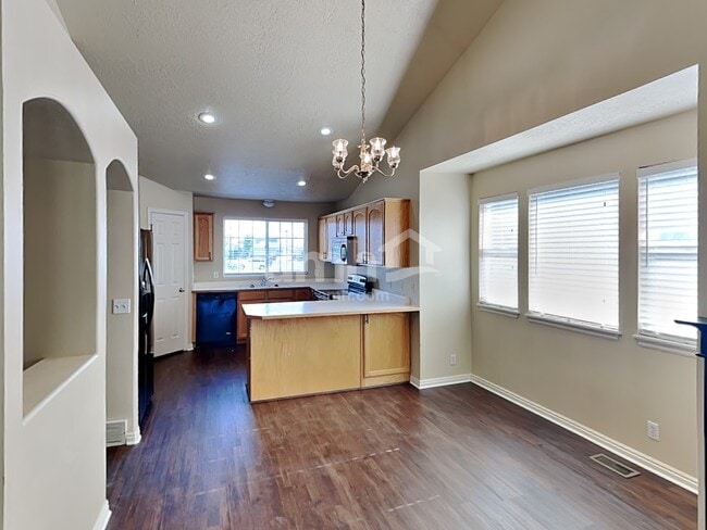 Foto del edificio - 4525 W Lake Breeze Ln