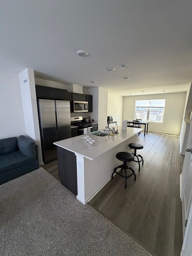 Foto del edificio - 1555 Sequoia Wy