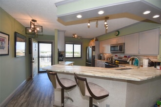 Building Photo - 2238 N Cypress Bend Dr