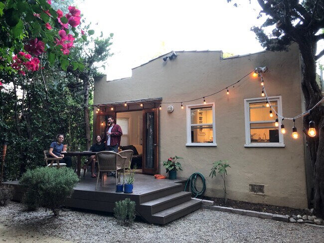 Deck and Garden - 2816 Arizona Ave