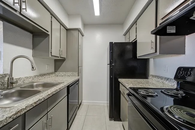 Building Photo - Step Into Style – Upscale Living Starts Now!