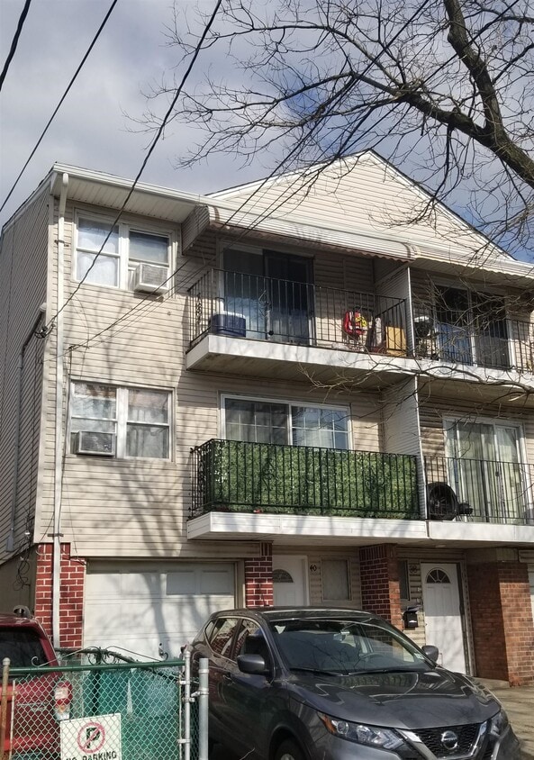 40 Fisk St Unit 1, Jersey City, NJ 07305 Condo for Rent in Jersey