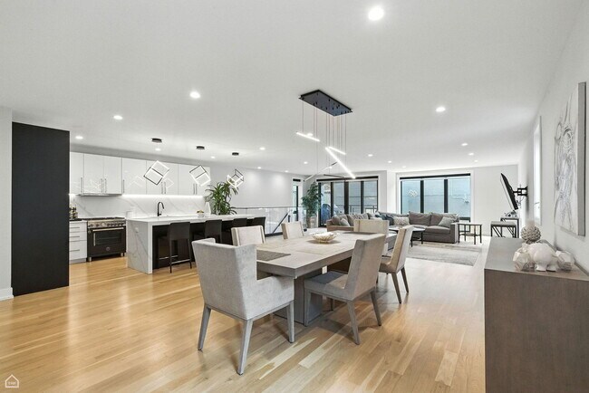 Foto del edificio - 1437 W Grand Ave