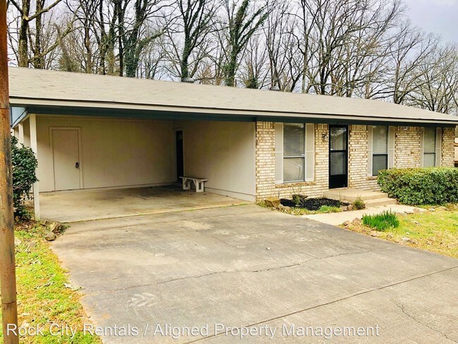 Building Photo - 3 br, 1.5 bath House - 2020 buffalo Trail