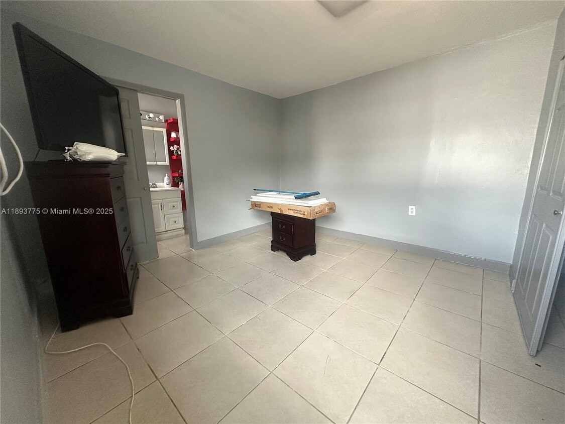 Foto principal - 4361 SW 3rd St