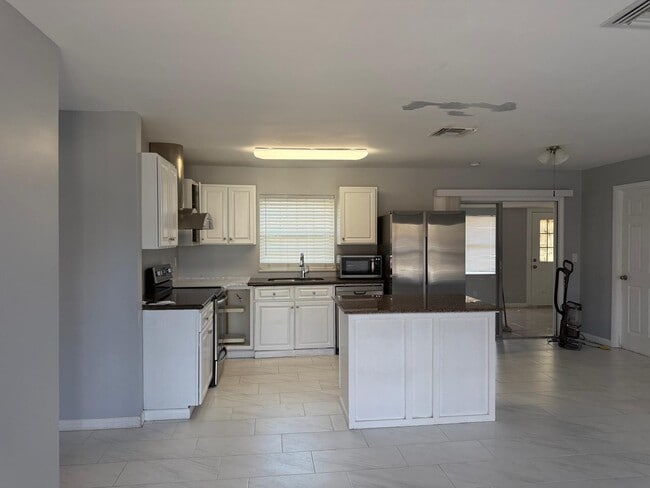 Foto del edificio - 107 NW Curtis St