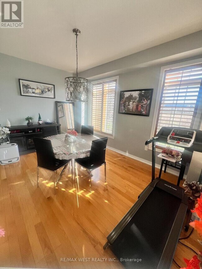 Photo du bâtiment - 4 Raintree Dr