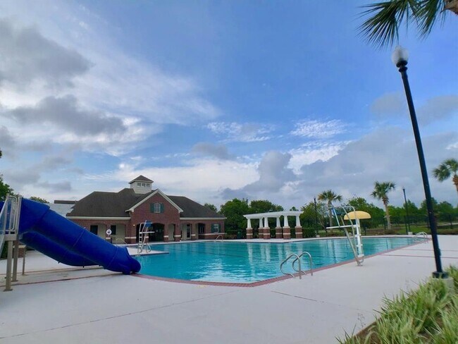 Foto del edificio - 5007 Dunstable Manor Ln