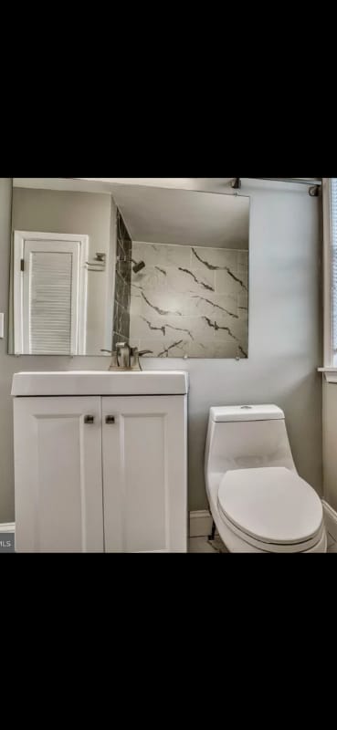 Building Photo - 3637 Dolfield Ave