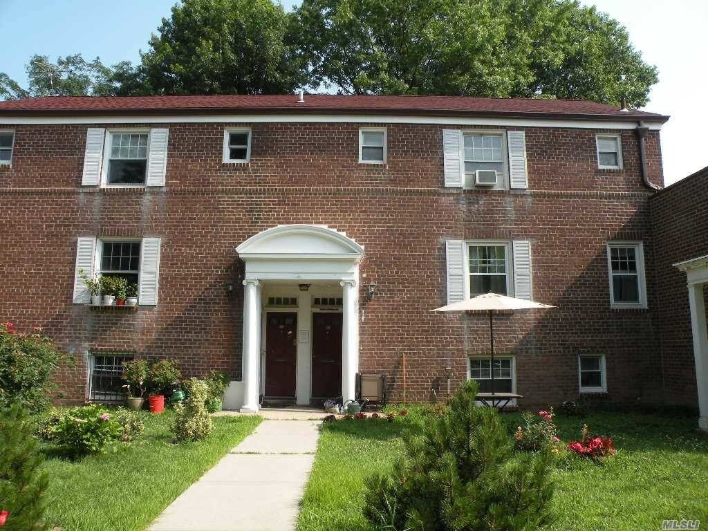 Primary Photo - 150-67 Village Rd