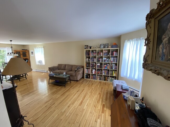 Building Photo - 54 Cabernet Ct