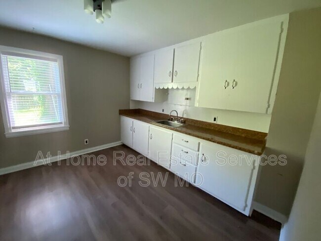 Foto del edificio - 520 N Warren Ave