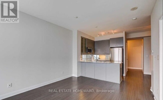 Building Photo - 18 Yorkville Ave