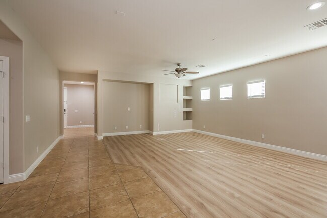 Foto del edificio - 7241 Fairwind Acres Pl