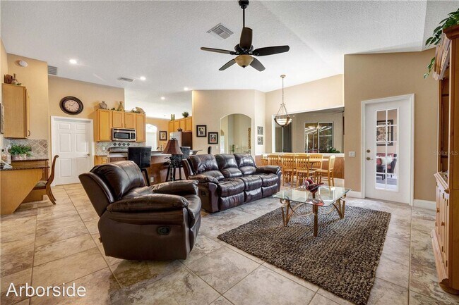 Foto del edificio - 5 br, 3 bath House - 250 Bowling Green Ct