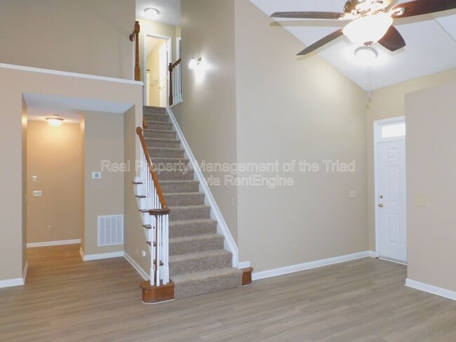 Building Photo - 7185 Avenbury Cir