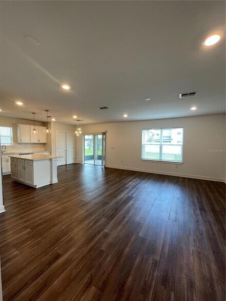 Foto del edificio - 30555 Thunderbird Dr