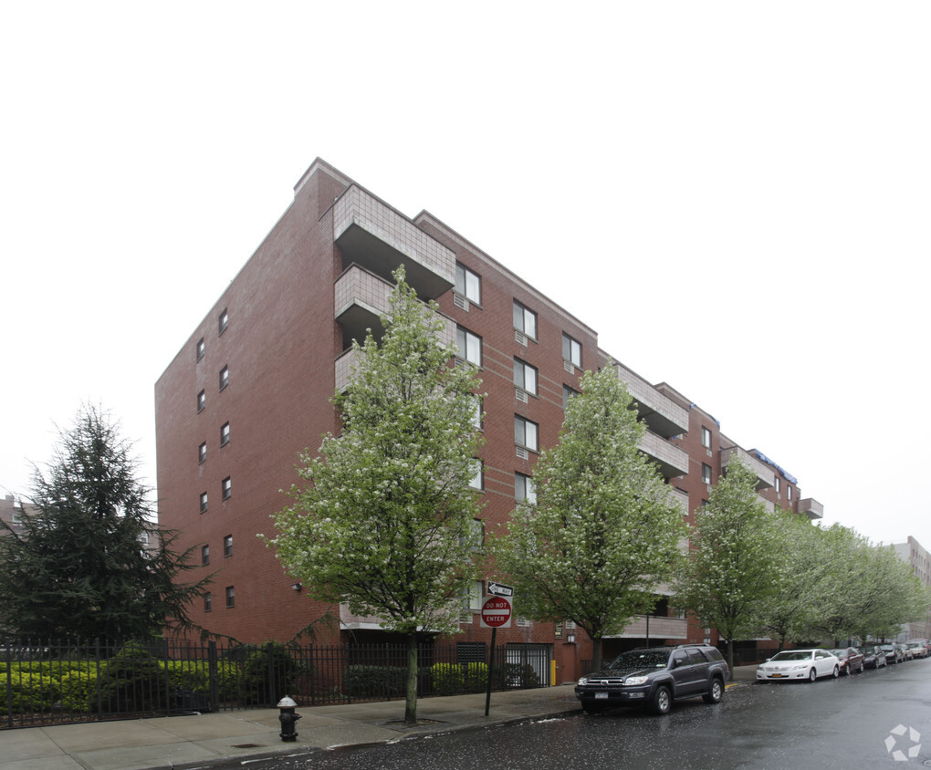 Building Photo - Austin Terrace